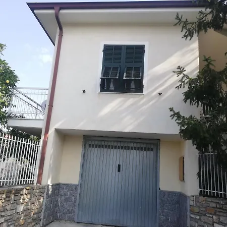 Casa Luca Diano San Pietro